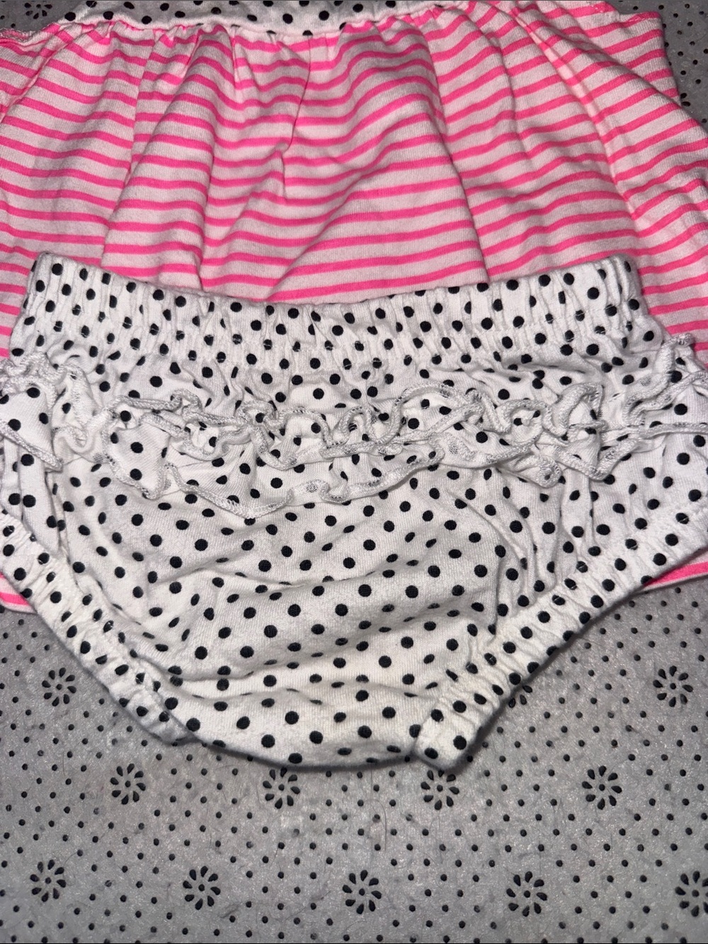 🛍CUTE LITTLE GIRLS OUTFIT SIZE 6-9 MONTHS - Picture 4 of 7